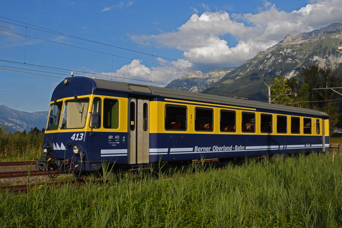 ABt 413 der BOB steht auf einem Abstellgleis beim Bahnhof Interlaken Ost. Die Aufnahme stammt vom 08.08.2022.
