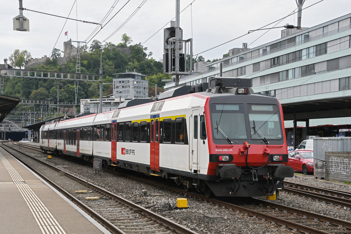 ABt NPZ Domino 50 82 39-43 892-1 wartet am 08.09.2025 beim Bahnhof Baden.