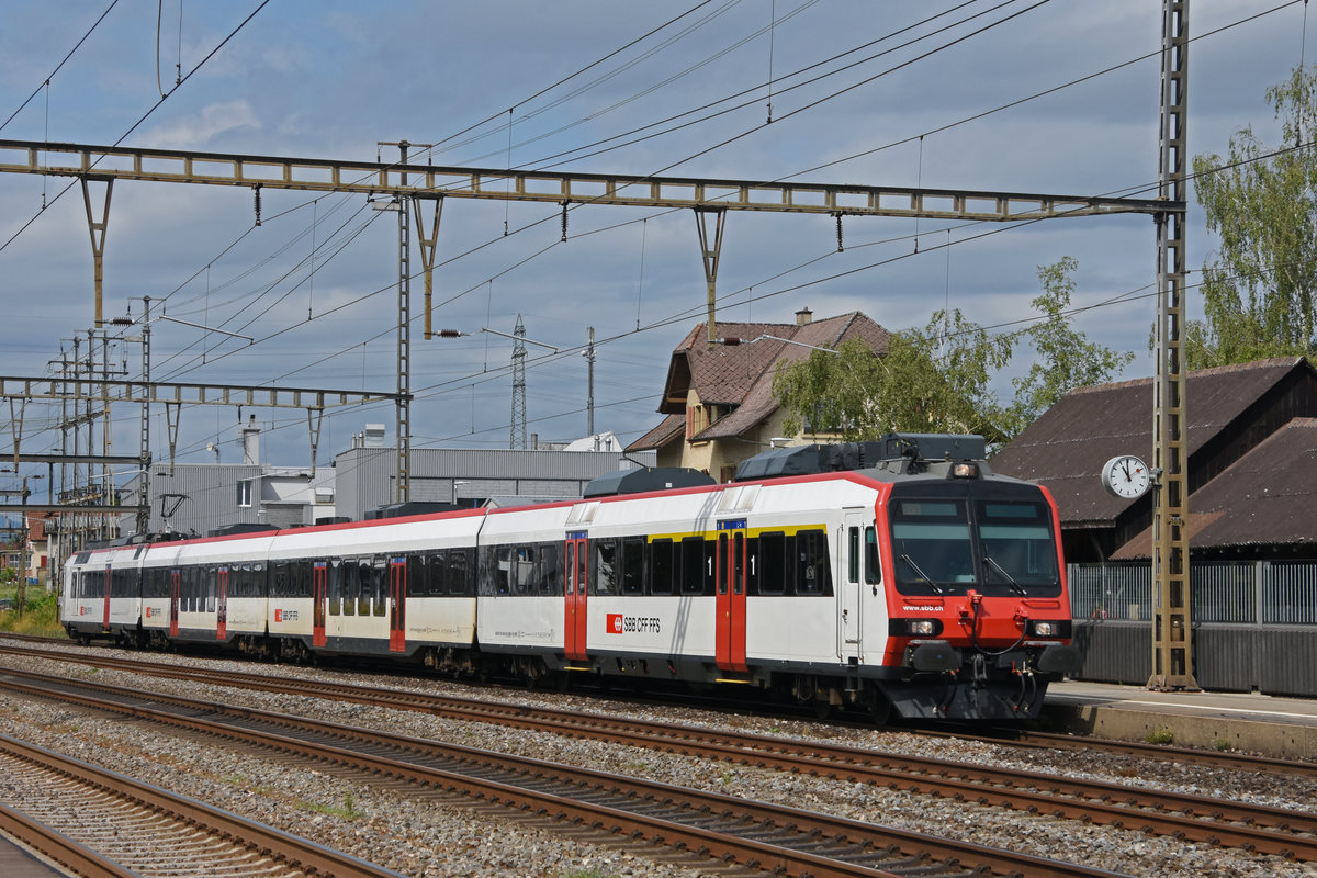 ABt NPZ Domino 50 85 39-43 886-3, auf der S29, fährt beim Bahnhof Rupperswil ein. Die Aufnahme stammt vom 31.07.2019.