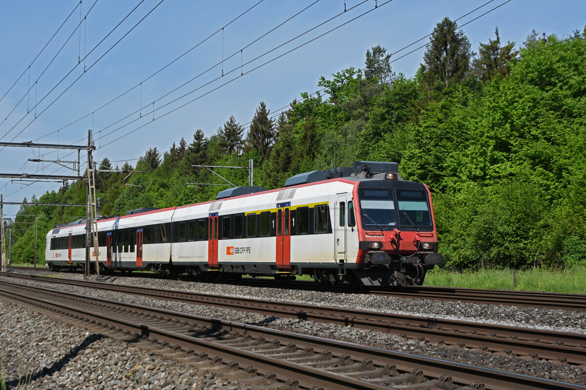 ABt NPZ Domino 50 85 39-43 822-8, auf der S29, fährt Richtung Bahnhof Rupperswil. Die Aufnahme stammt vom 12.05.2022.