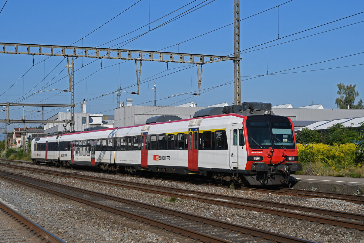 ABt NPZ Domino 50 85 39-43 828--5, auf der S29, fährt am 22.08.2023 beim Bahnhof Rupperswil ein.
