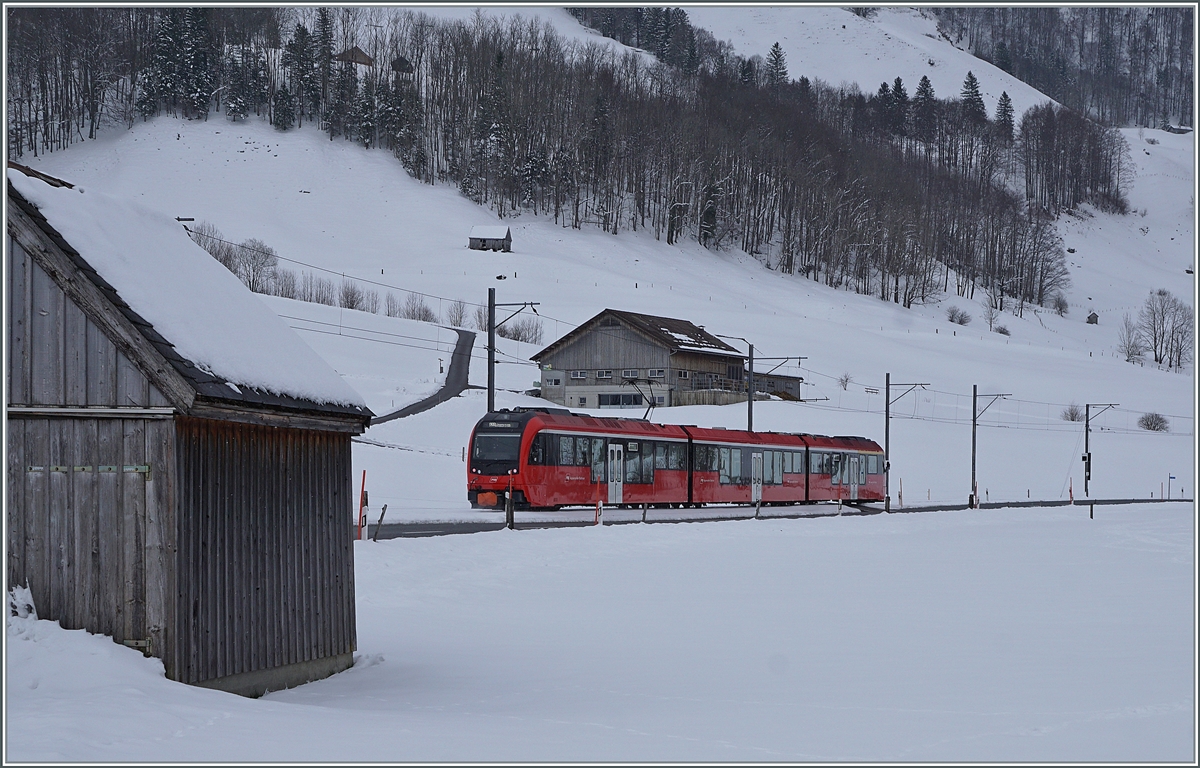 Abwechslungsreiche Appenzellerbahnen: Ein  Walzer  tanz mit den Schneeflocken durchs weite Tal von Wasserauen gegen Appenzell und erreicht in Kürze Schwende. 

22. März 2021
