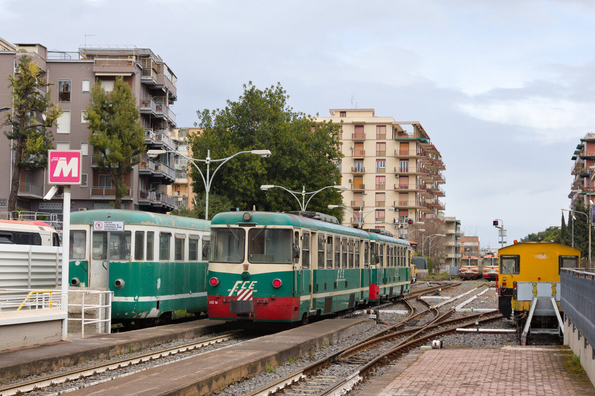 ADE14+13 rangieren am 03.04.2023 im Bahnhof Catania Borgo. Leider ist hier bereits am frühen Nachmittag Betriebsschluss. 