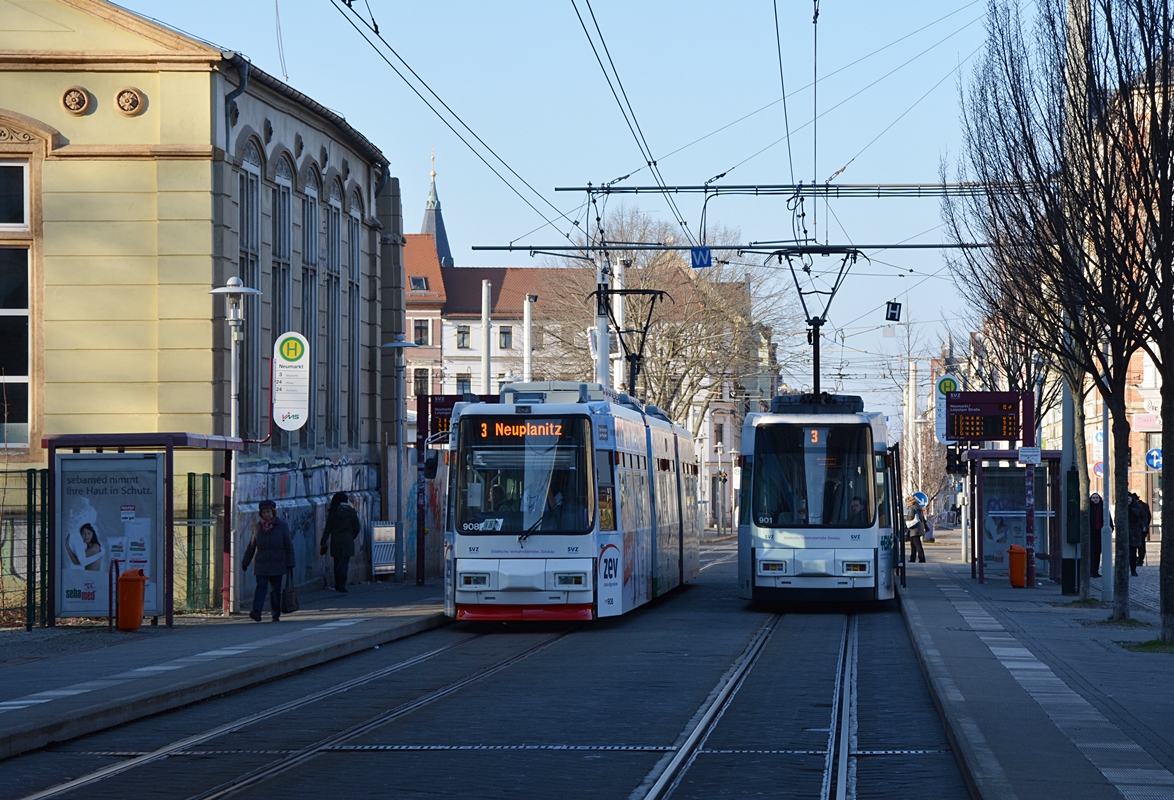 AEG GT6M Straßenbahnen (Wagen 908 und 901) an der Haltestelle Neumarkt in Zwickau. Die Aufnahme stammt vom 14.02.2018. 