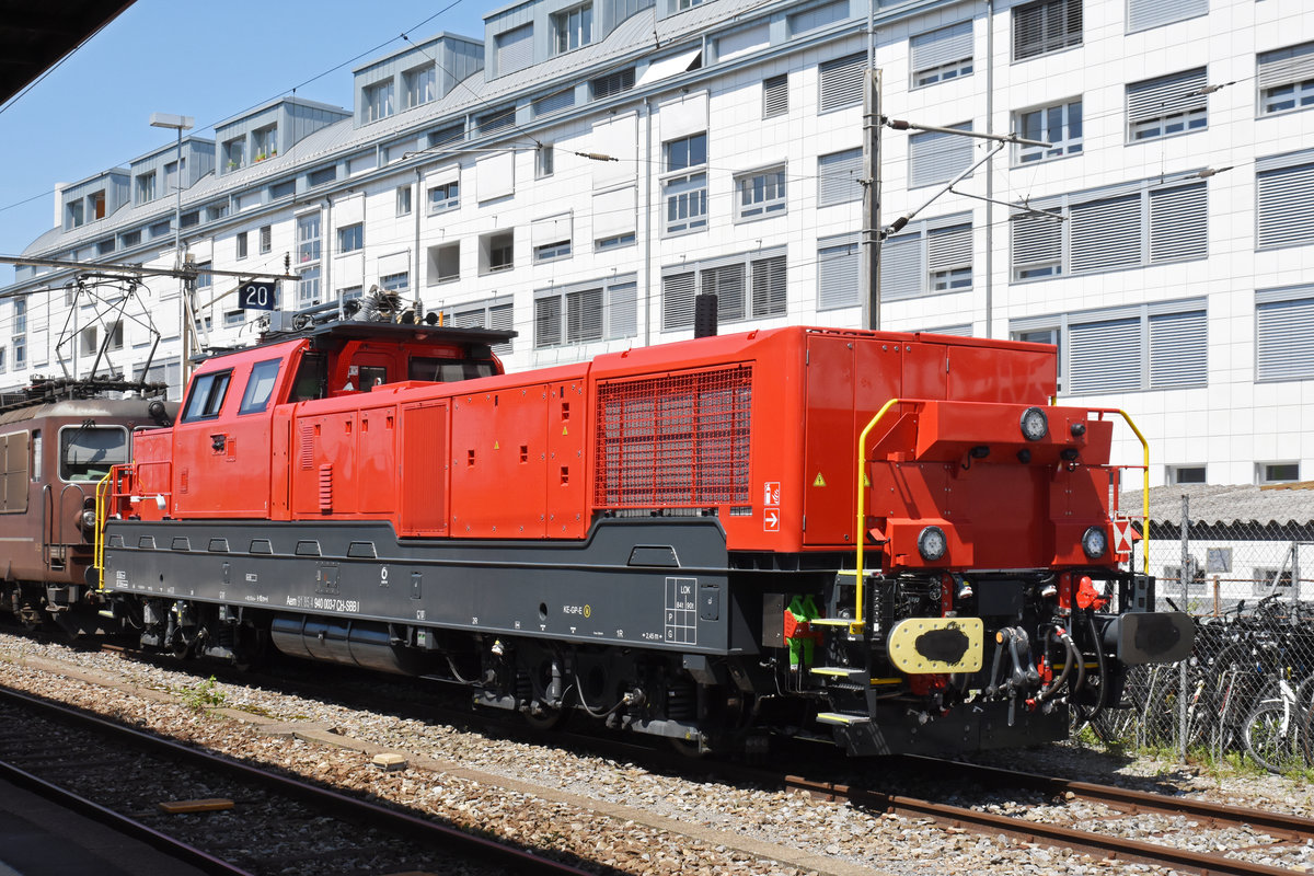 Aem 940 003-7 steht auf einem Abstellgleis beim Bahnhof Thun. Die Aufnahme stammt vom 30.07.2018.