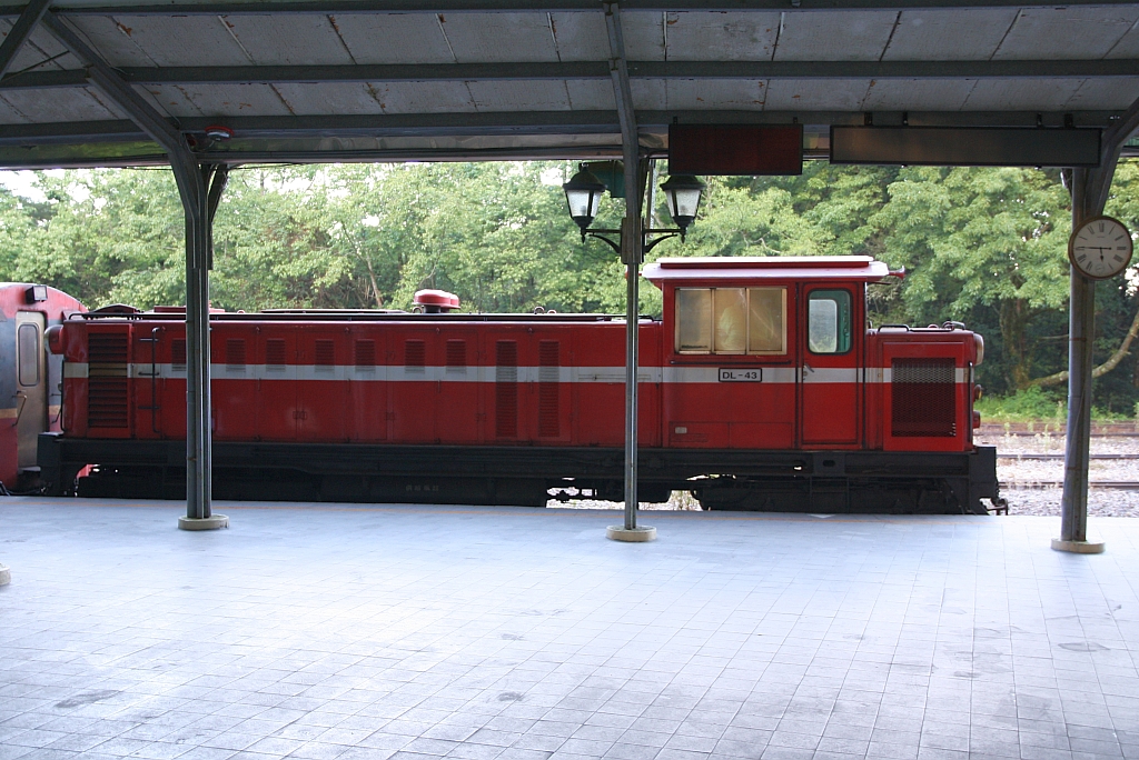 AFR DL43 (B'B', dh, Nippon Sharyo, Bj.1982, Fab.Nr. 3374) am 08.Juni 2017 frühmorgens in der Chushan Station.
