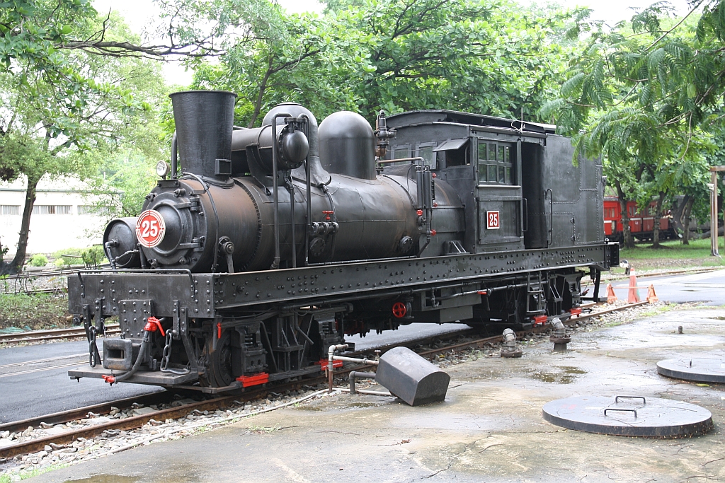 AFR SL25 (Class B 28-2 Shay, Lima, Bj.1914, Fab.Nr. 2787), betriebsfähig abgestellt in der Chaiyi Garage am 03.Juni 2017.