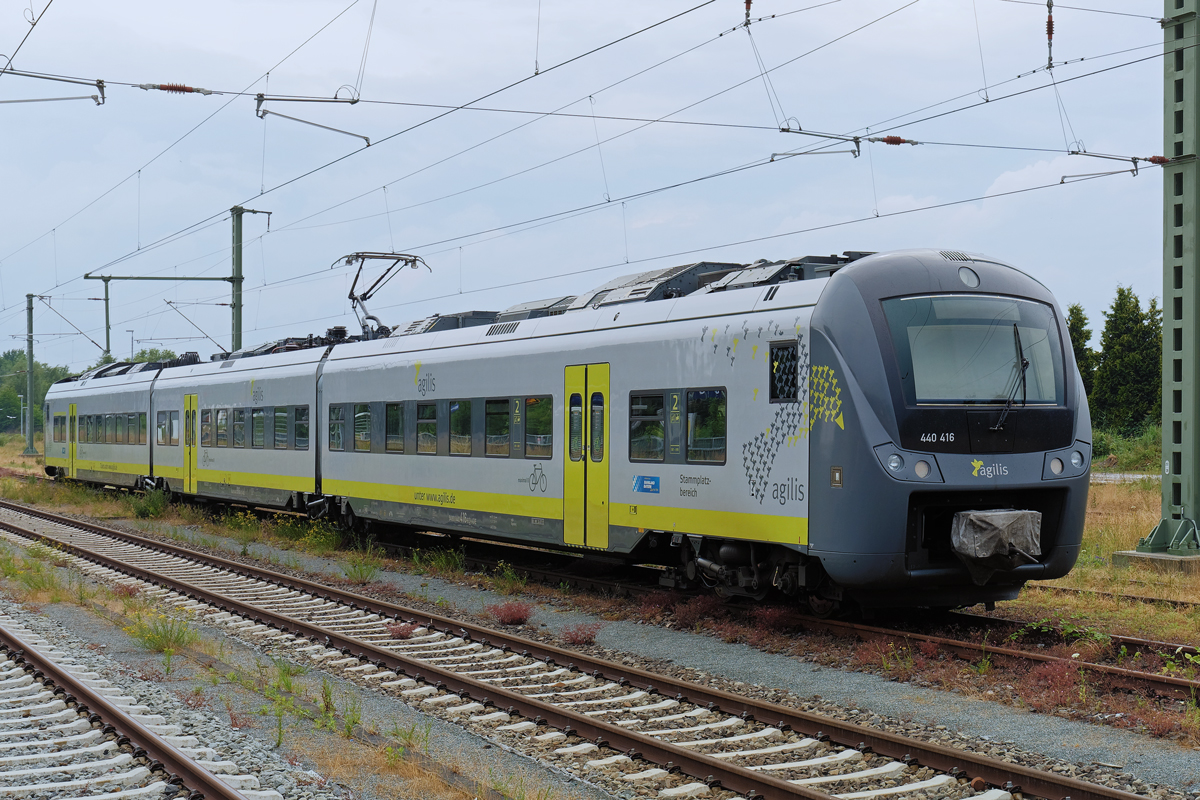 AGILIS Triebwagen der BR 440 abgestellt in Bergen auf Rügen. - 05.07.2021
