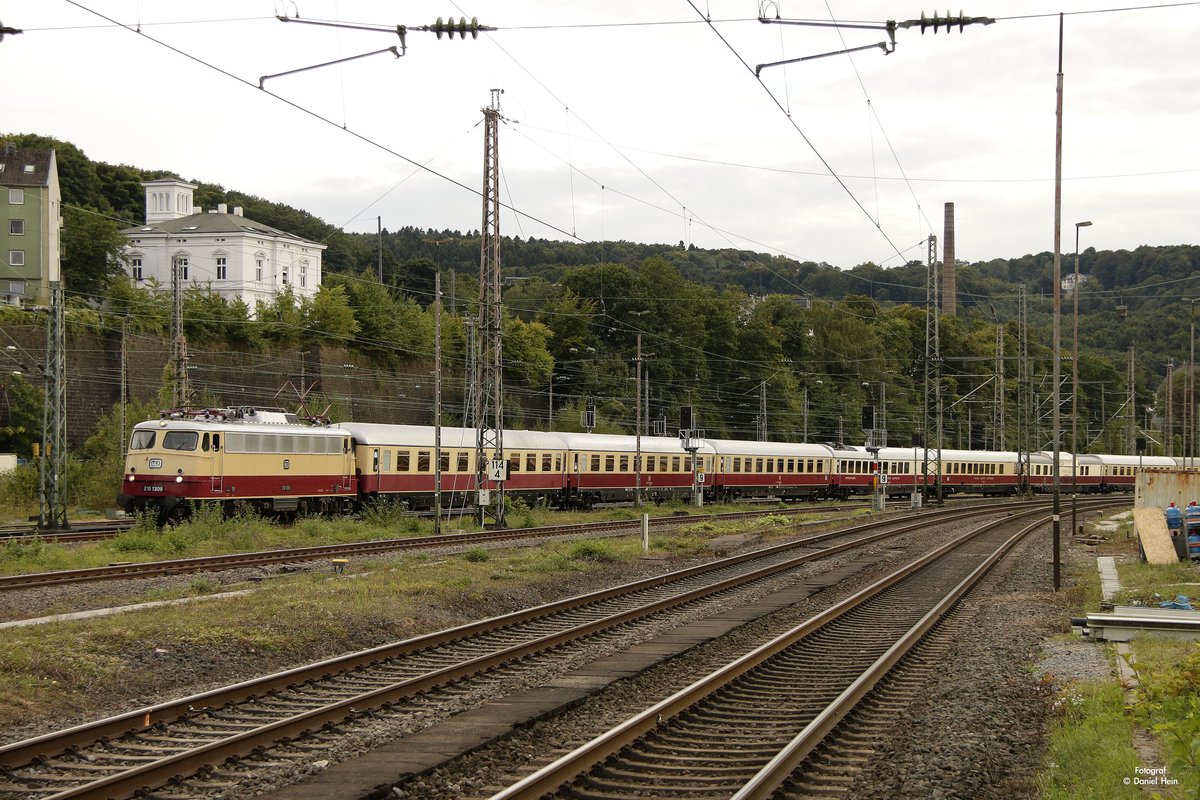 AKE E10 1309 mit AKE Rheingold in Wuppertal August 2017.