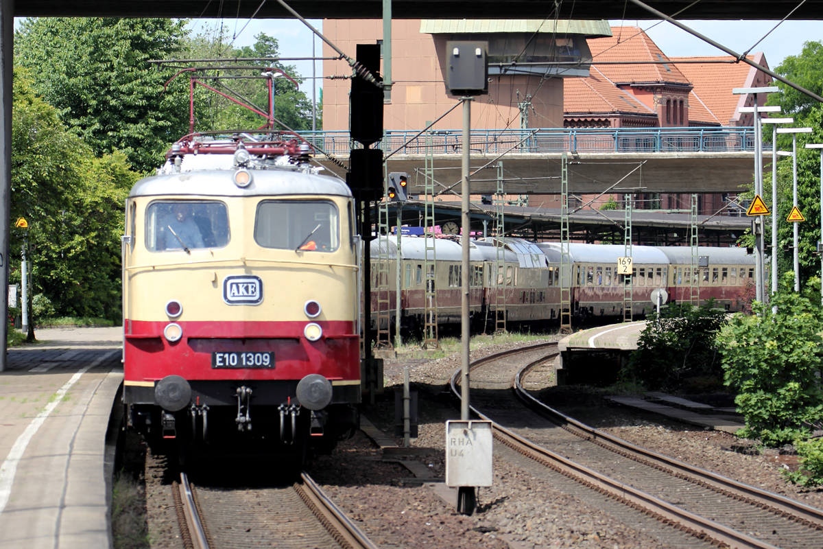 AKE-Rheingold mit E10 1309 in Hamburg-Harburg 14.6.2017