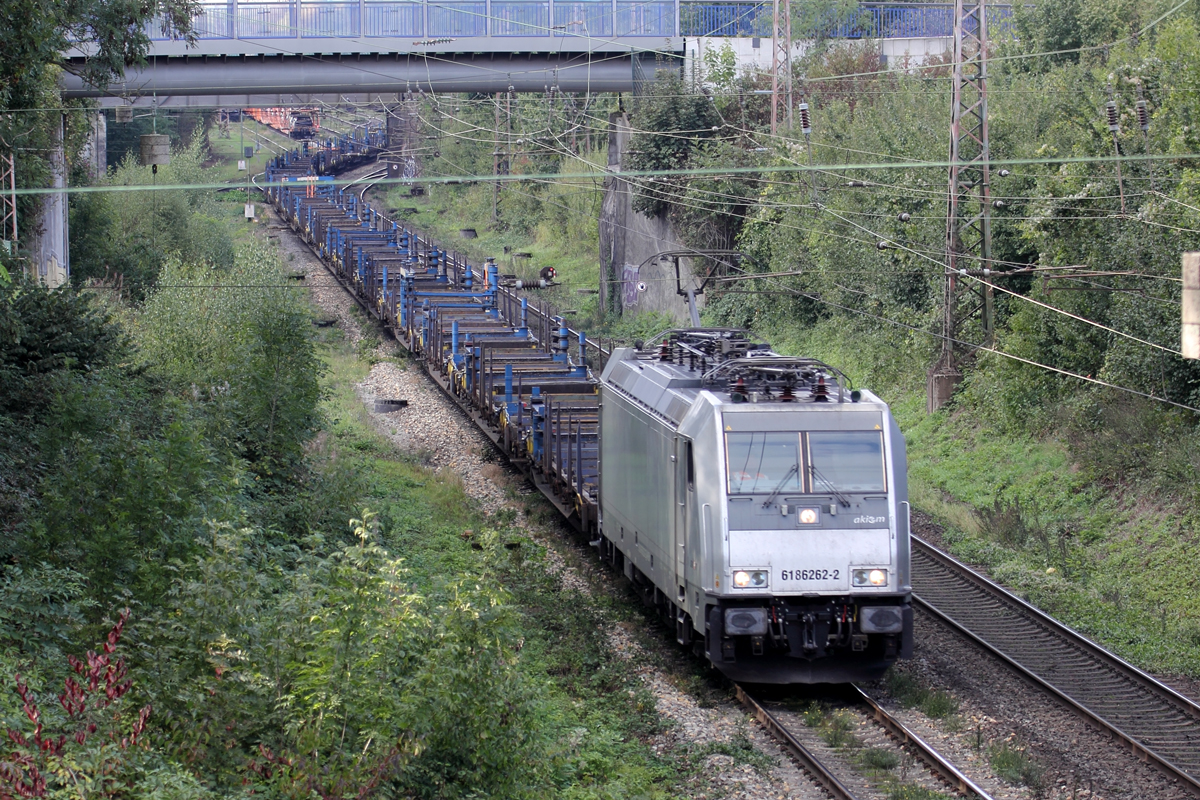 Akiem 186 262-2 auf der Hamm-Osterfelder Strecke in Recklinghausen 30.9.2022