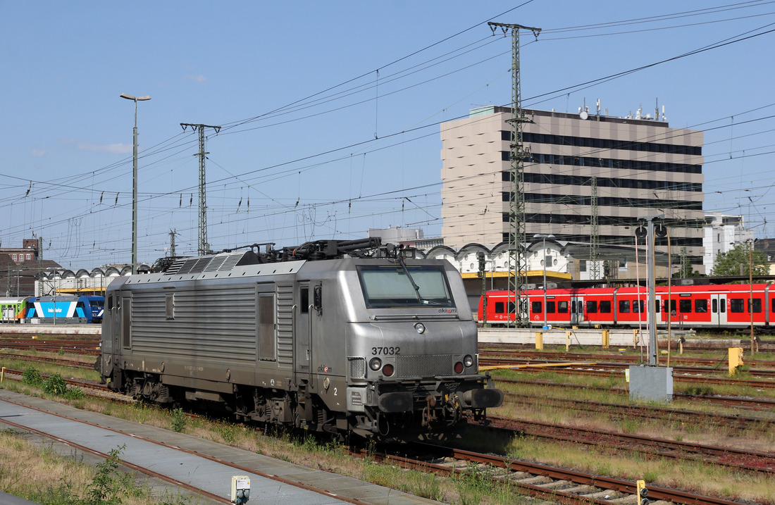 AKIEM 37032 (im Einsatz für Rhenus Rail St. Ingbert) // Koblenz Hbf // 2. Juni 2023