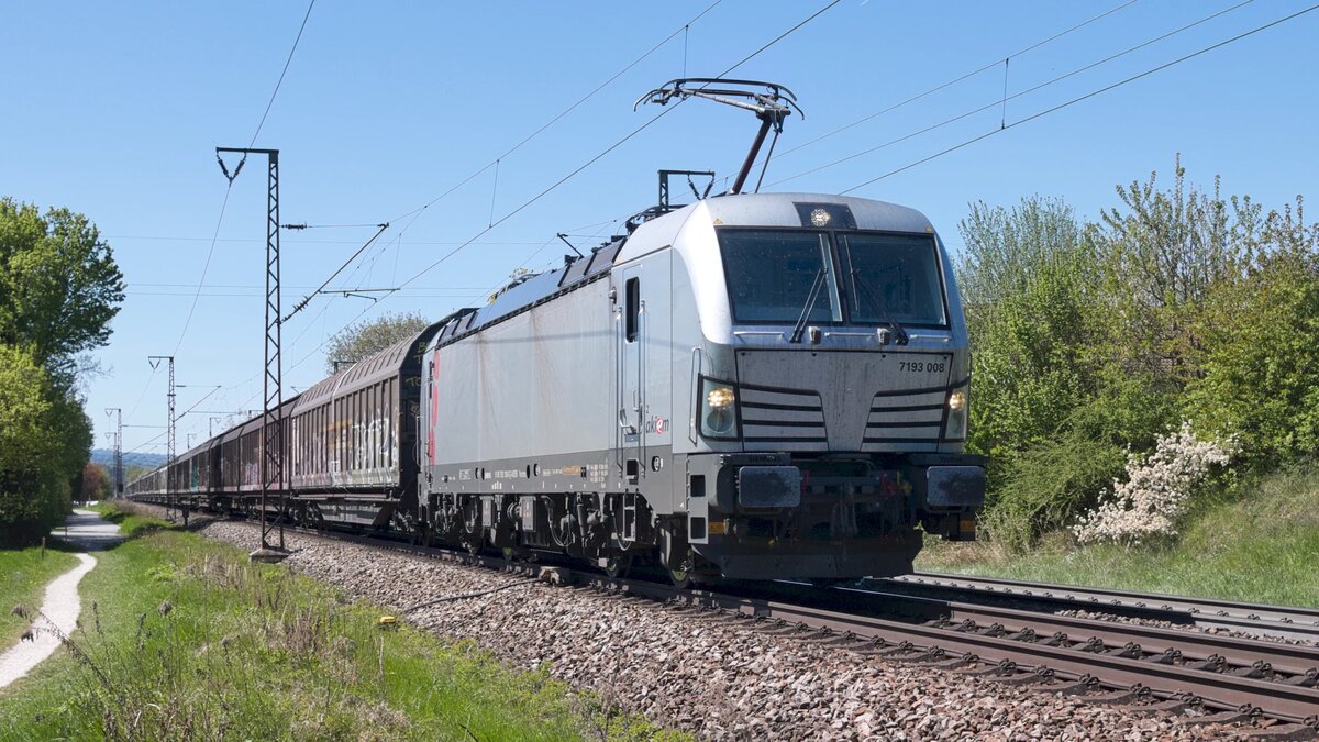 akiem Vectron 7193 008 in Freilassing, am 24. April 2026.
