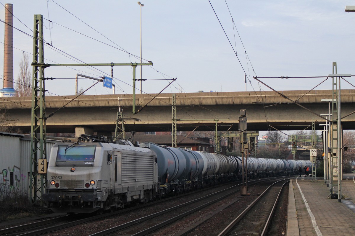 Akiem/CTL Logistics 37053 am 17.1.14 mit einem Kesselzug in Hamburg-Harburg.