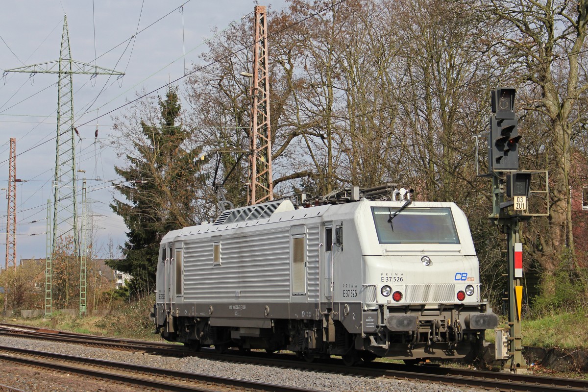 Akiem/TWE E37 526 am 1.3.14 als Tfzf in Ratingen-Lintorf.