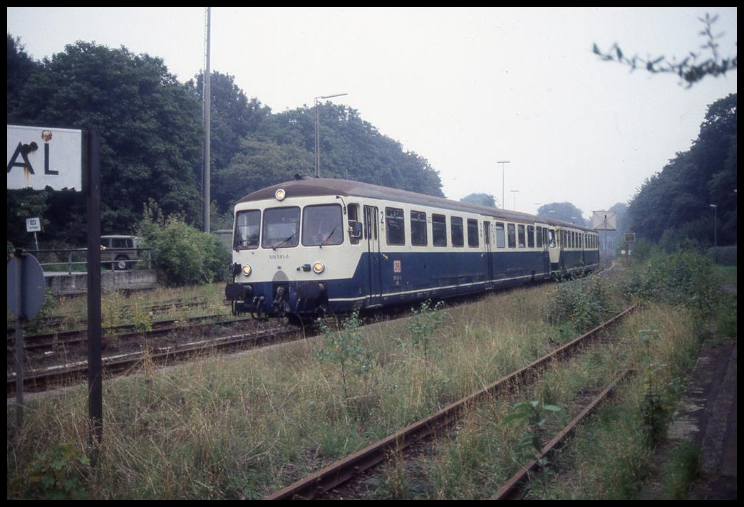 Akku Triebwagen 515591 machte am 16.9.1995 noch einmal im Rahmen einer Sonderfahrt Station im Bahnhof Neanderthal.