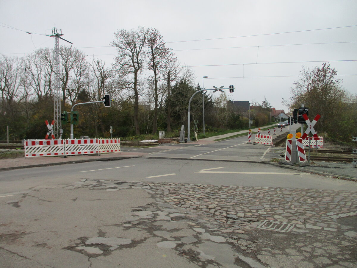Aktueller Zustand vom neuen Bahnübergang in Lancken am 13.November 2021.