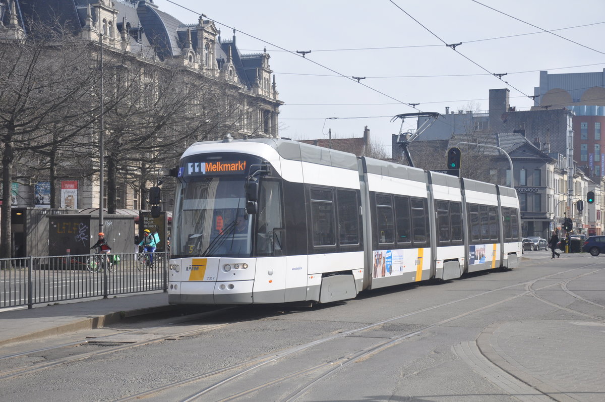 Albatros 7317 aufgenommen 26.03.2017 am Franklin Rooseveltplaats