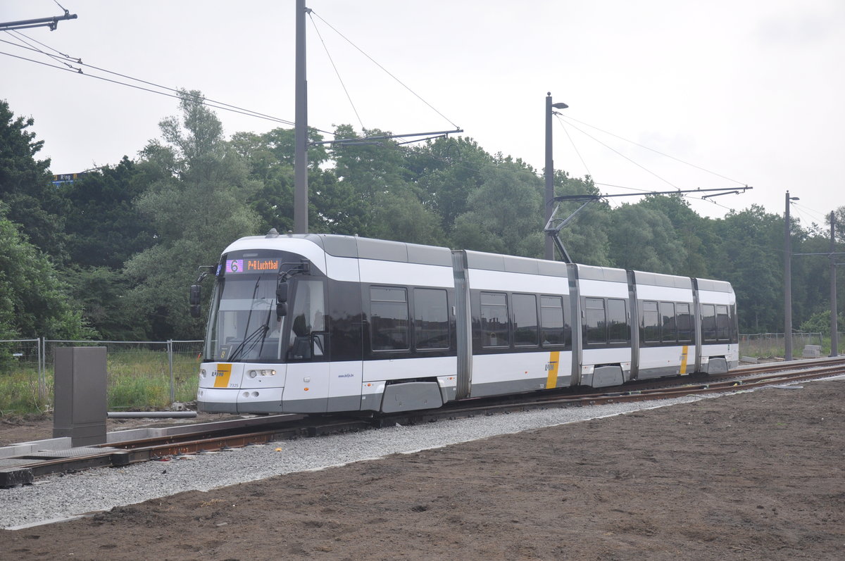 Albatros 7325 von De Lijn Antwerpen, 1. Tag der Linie 6 Richtung P+R Luchtbal, aufgenommen 03.06.2017 am neuen Endpunkt