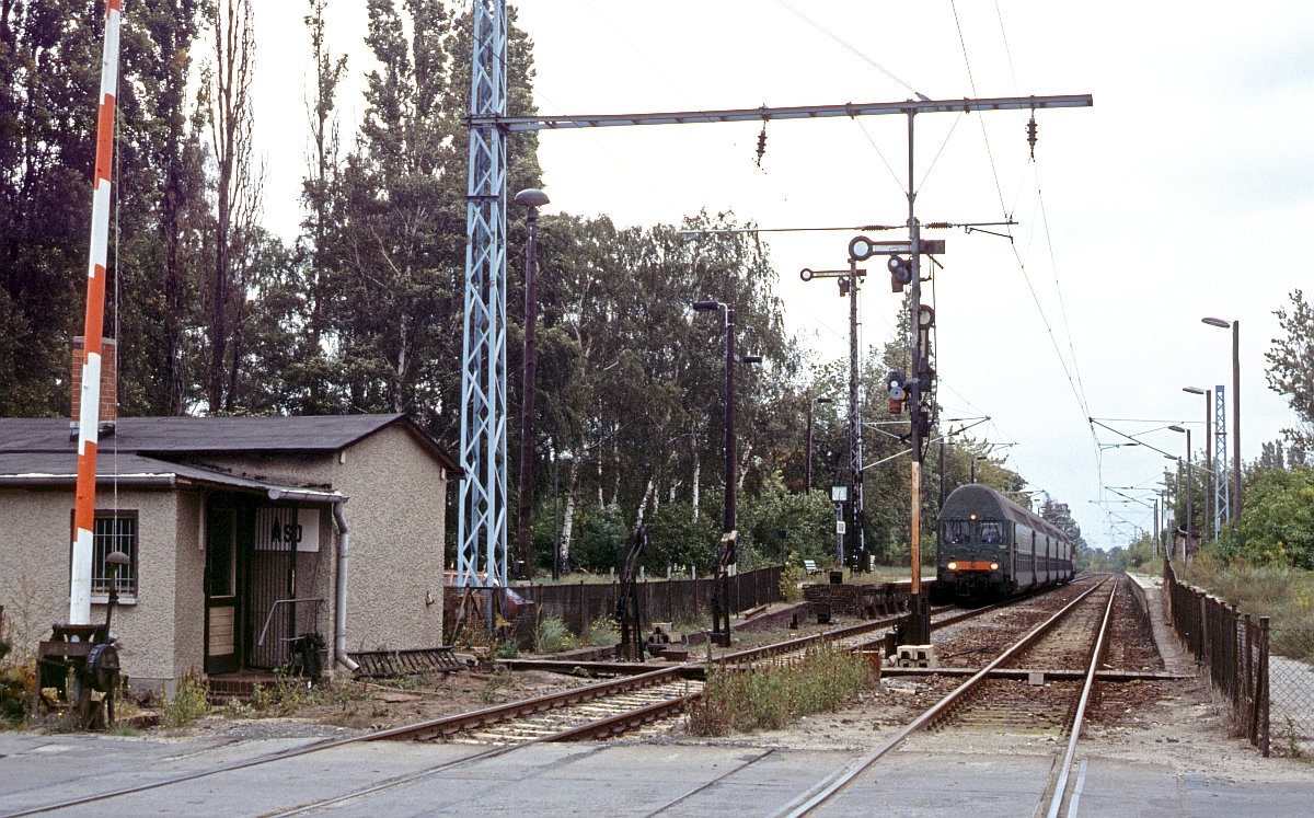 Albrechtshof im Oktober 1991. Blick in die Gegenrichtung.
