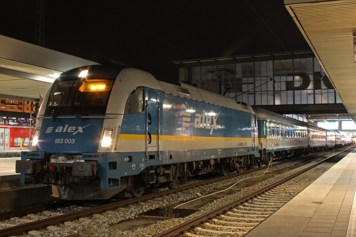 Alex 183 003 am 9.11.13 mit einem Alex in München Hbf.