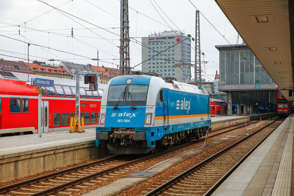 alex 183 004 in M�nchen Hbf, August 2019.