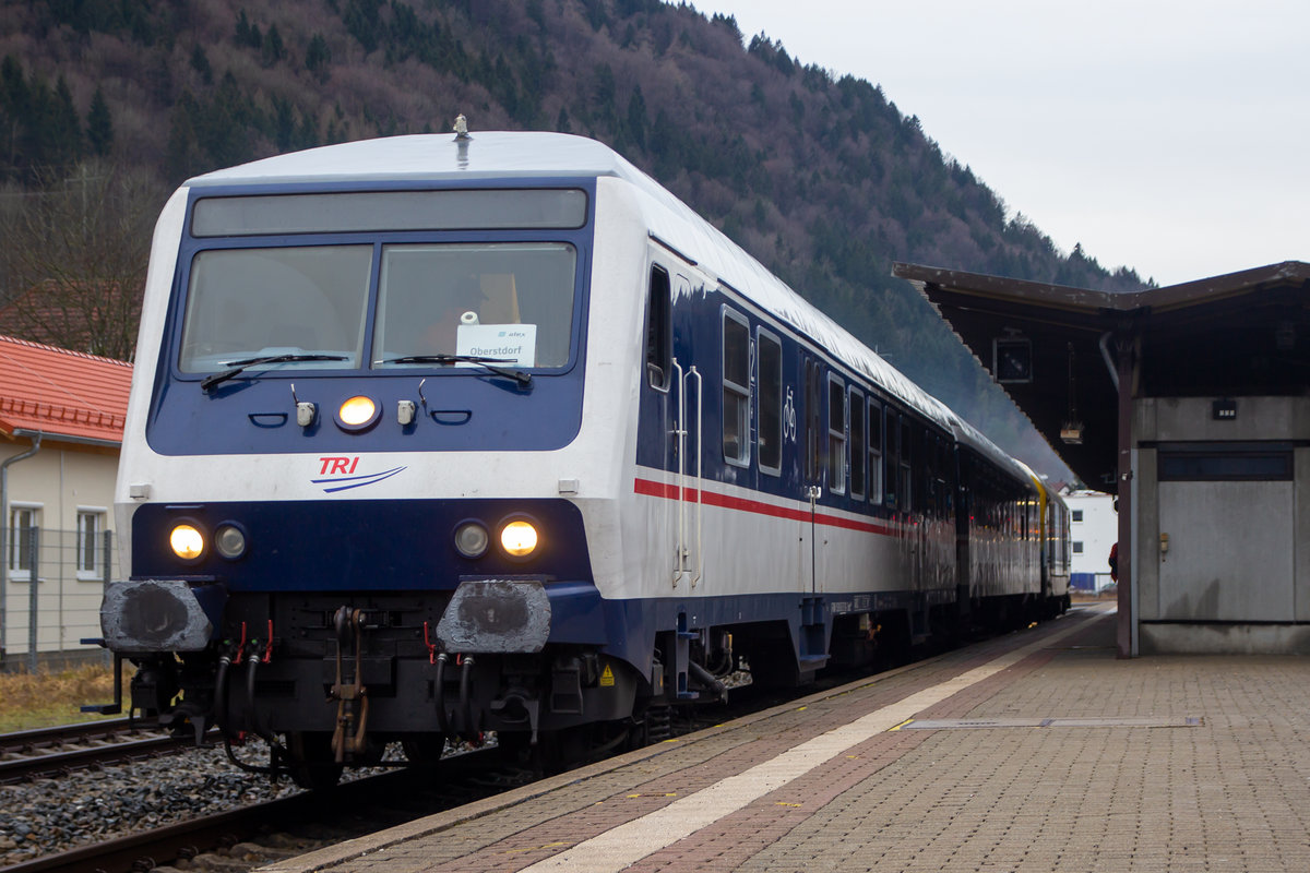 Alex Pendelzug mit 223 013 am Zugschluss in Immenstadt. 22.12.19