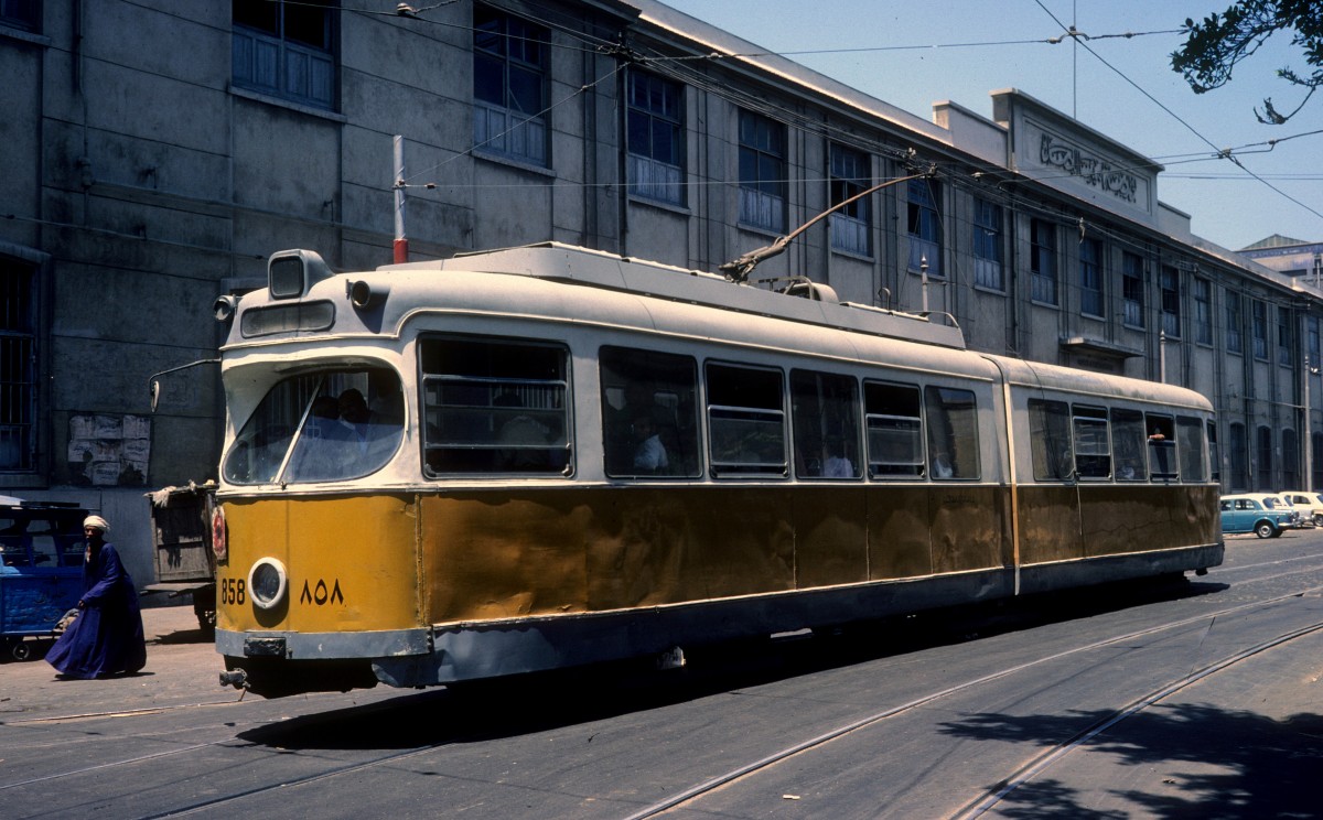 Alexandria ATA DÜWAG-GT6 858 (ex-Københavns Sporveje 858) Rue Ibrahim el Awal am 22. Juni 1977.