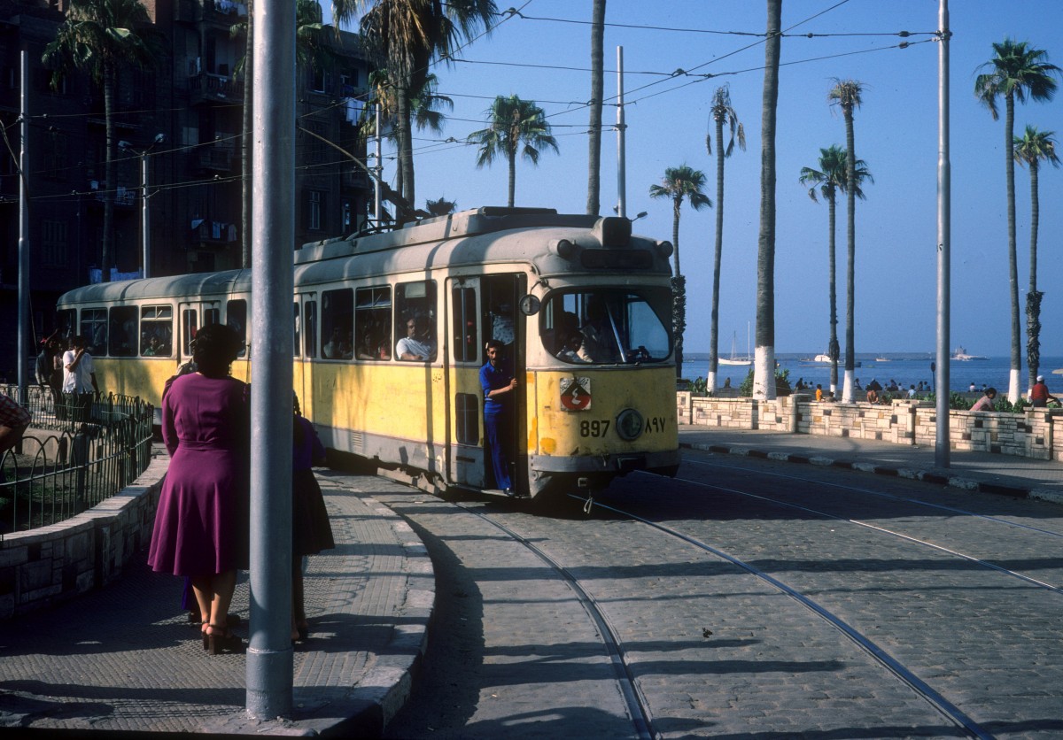 Alexandria ATA SL 4 (DÜWAG-GT6 897, ex-Københavns Sporveje 897) Abo-el-Abba-Moschee am 21. Juni 1977.