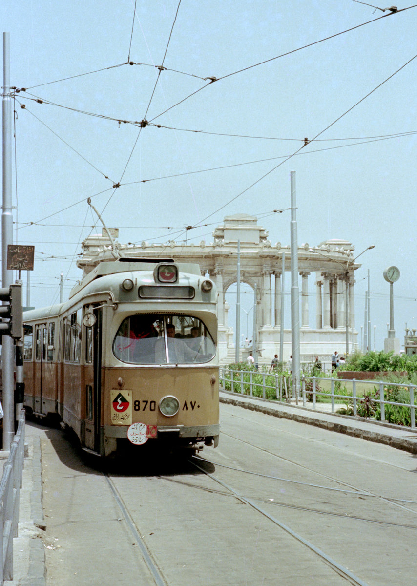 Alexandria: DÜWAG/Kiepe-GT6 870 (ex København / Kopenhagen KS 870) als SL 4. Datum: 12. Juni 1974. - Scan eines Farbnegativs. Film: Kodak Kodacolor II. Kamera: Kodak Retina Automatic II.