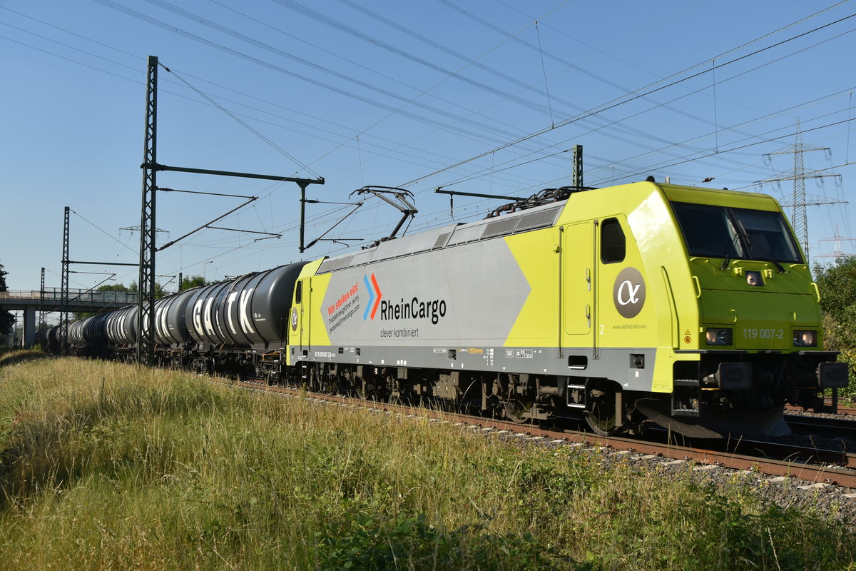 Alfatrain 119 007-2 für RheinCargo mit einem Kesselwagenzug durch Lintorf gen Ratingen am Dienstag den 3.7.2018