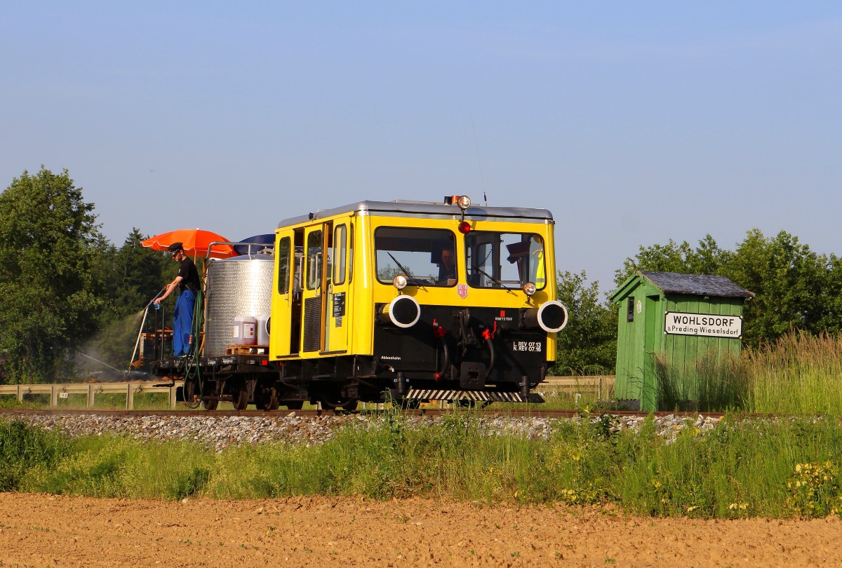 Alle Jahre wieder geht's dem Unkraut an den Kragen . Und auch heuer kommt hier wieder der Private X626.205 zum Einsatz. Hier in der Betriebsstelle Wohlsdorf ist man bereits am Rückweg nach Stainz. 22.05.2014