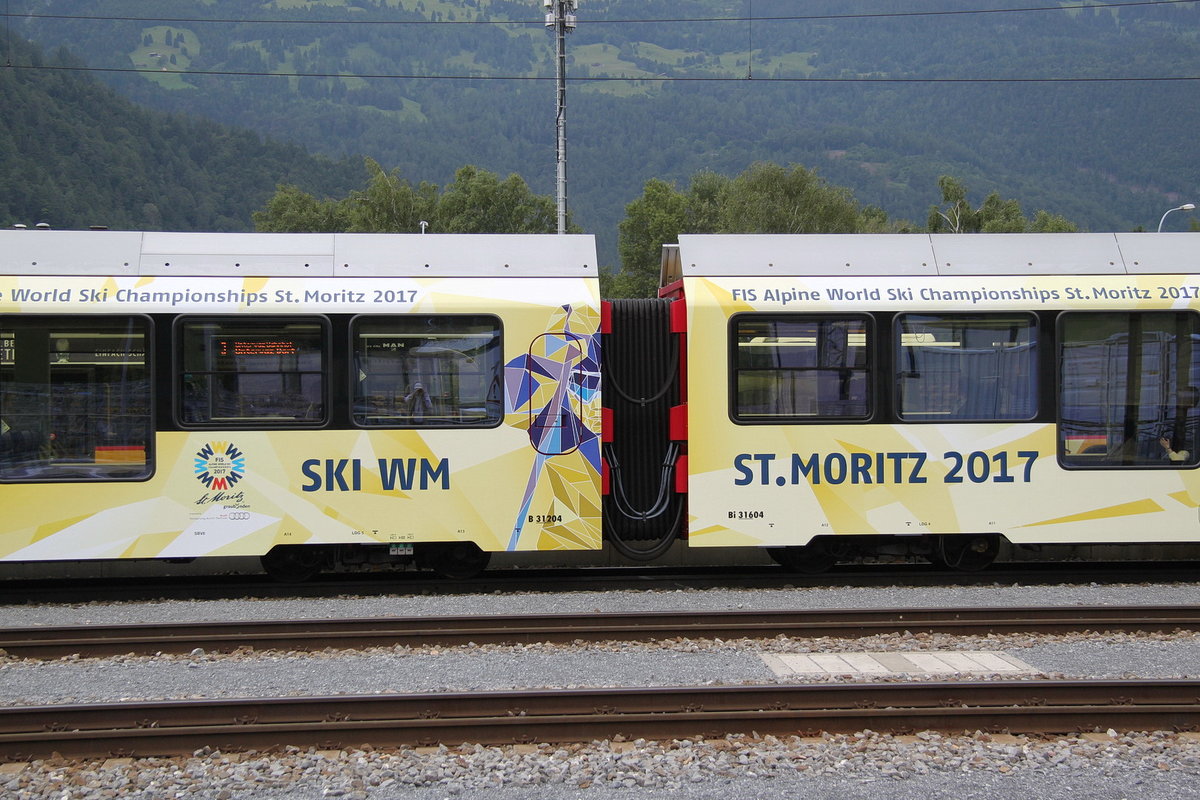 Allegra ABe4/16 mit Werbung für die Ski WM 2017 in St.Moritz auf den Mittelwagen. Untervaz/Trimmis 21.06.16