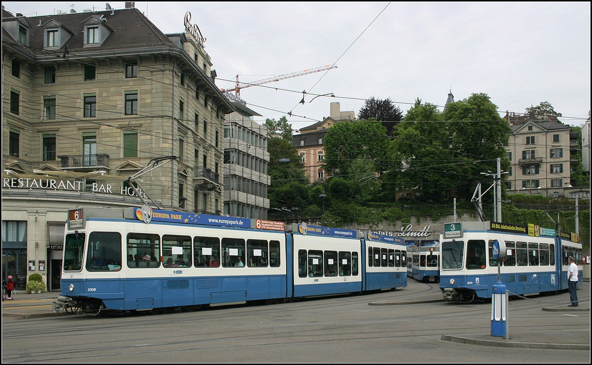 Alles Tram 2000 -

Zusammentreffen an der Züricher Haltestelle Central.

24.05.2008 (M)