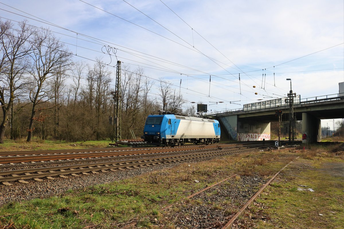 Alpha Train 185 526-1 in Mainz Bischofsheim am 15.02.20