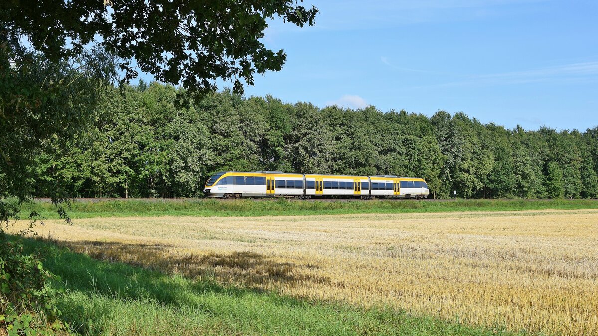 Alpha Trains Europa 643 372/872, vermietet an Keolis Deutschland/Eurobahn (VT 3.11), als RB 71 (89643)  Ravensberger Bahn  Rahden - Bielefeld Hbf (Espelkamp, 24.08.2021).