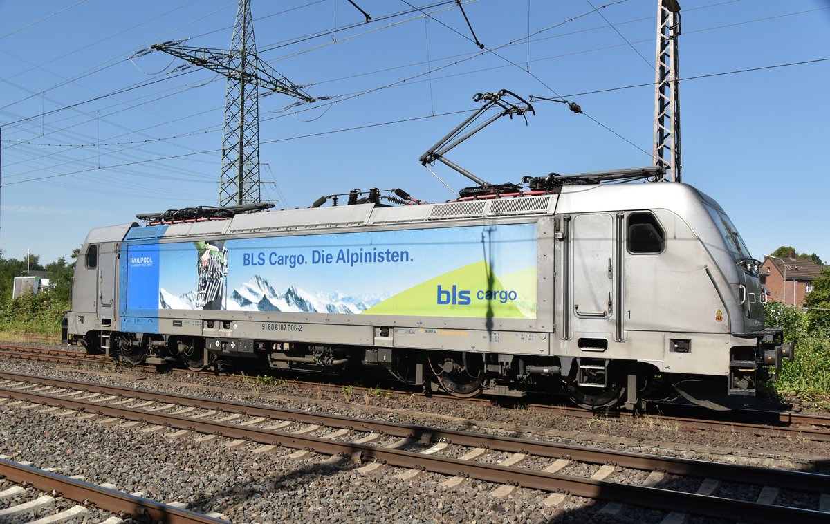 Alpinistenlok der BLS alias Railpool 187 006-2 ins Ausweichgleis in Lintorf verbannt.
Dienstag den 3.7.2018