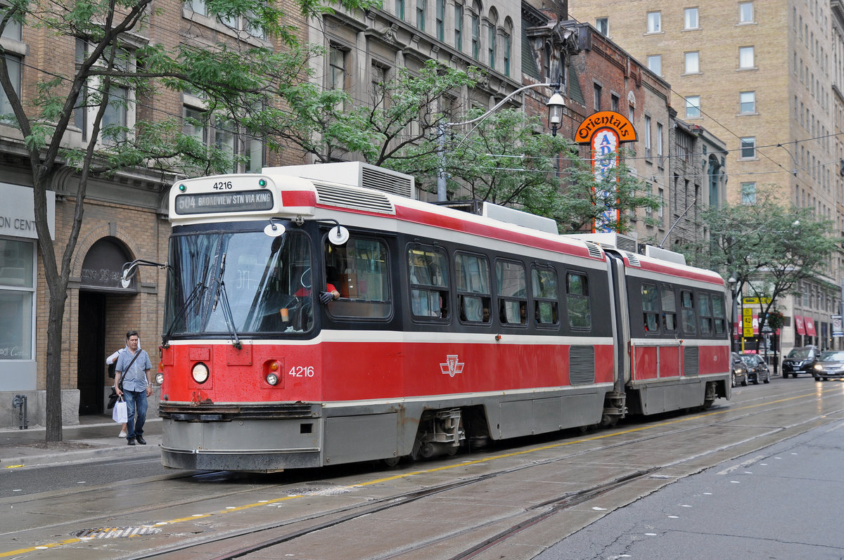 ALRV Tramzug der TTC 4216, auf der Linie 504 unterwegs in Toronto. Die Aufnahme stammt vom 22.07.2017.