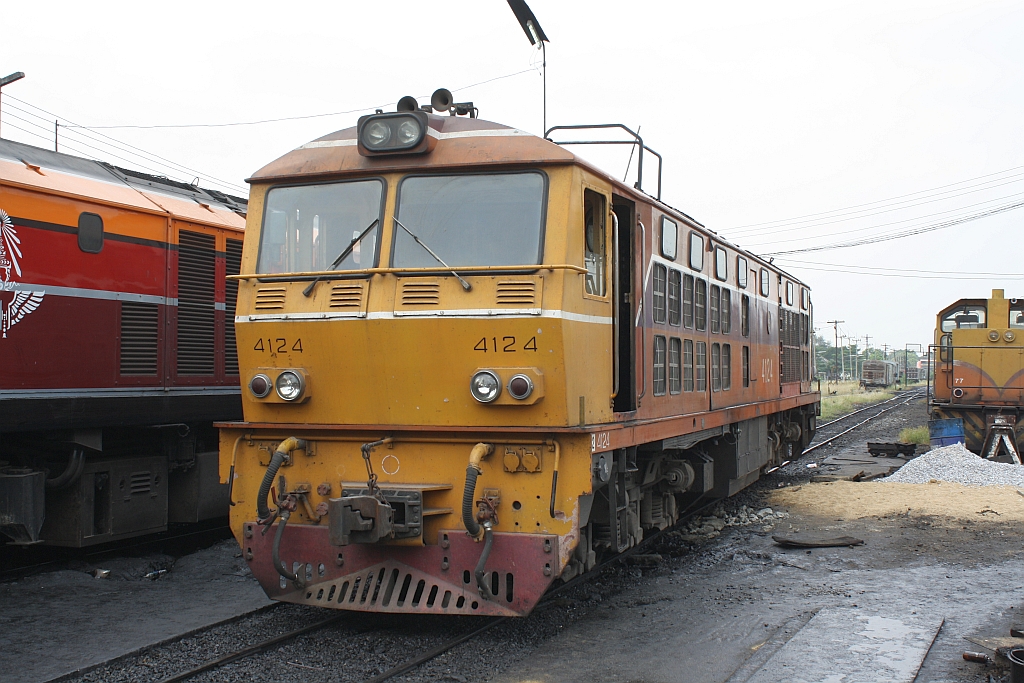 ALS 4124 (Co'Co', de, Alsthom, Bj.1974) am 22.Mrz 2014 im Depot Kaeng Khoi Junction.