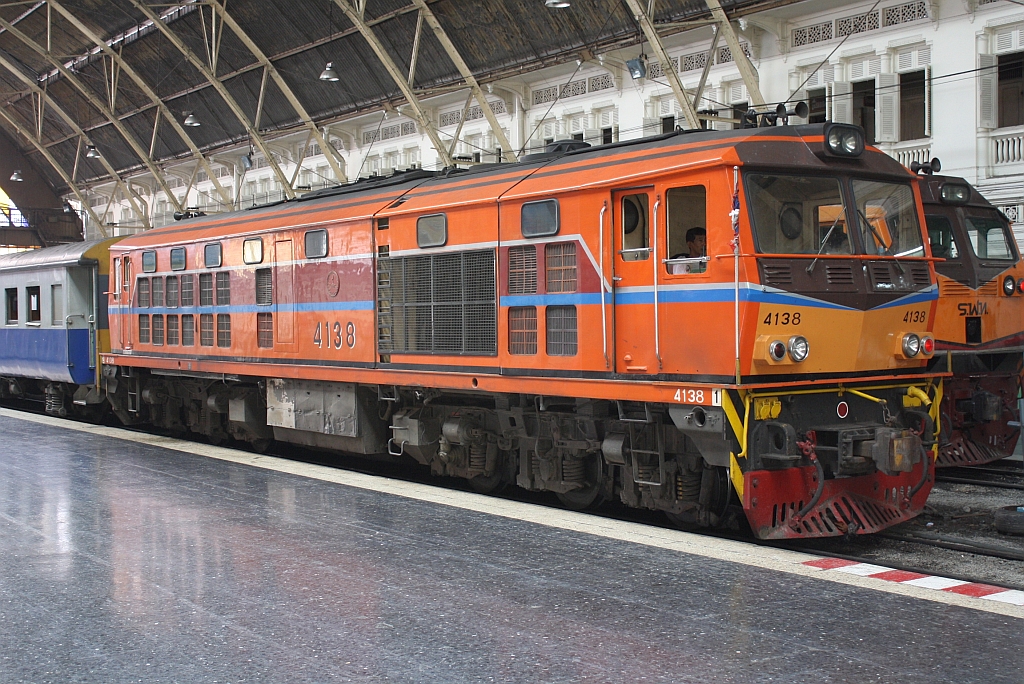 ALS 4138 (Co'Co', de, Alsthom, Bj.1974) am 30.Mai 2013 im Bf. Hua Lamphong.