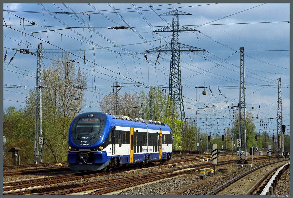 Als 632 024 der NEB am 08.04.2017 den S-Bahnhof Friedrichsfelde Ost passiert, hat er seinen Zielbahnhof Berlin-Lichtenberg fast erreicht. 