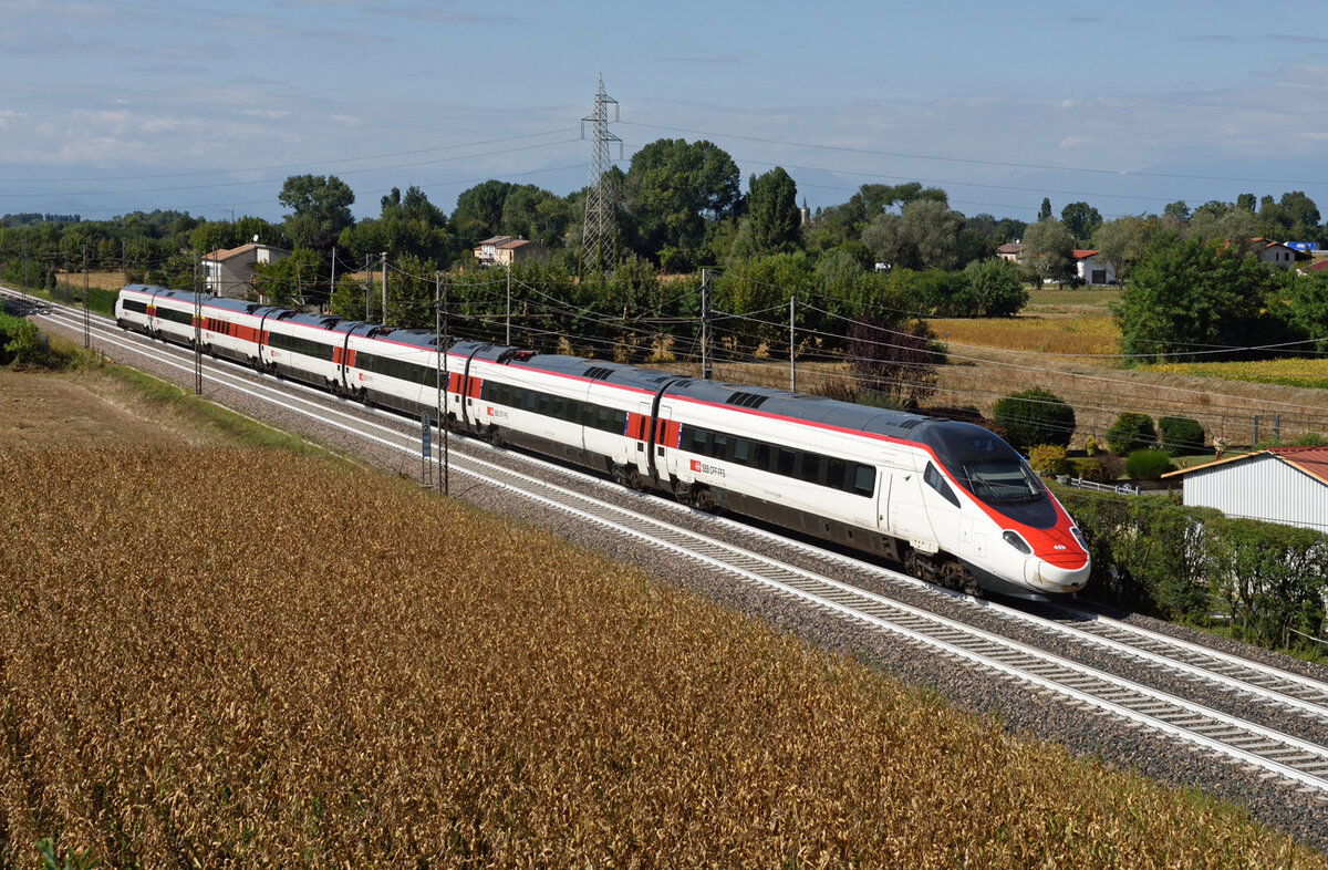 Als EC 37 war der schweizer ETR 610 714 von Genf via Milano Centrale nach Venezia Santa Lucia unterwegs und wurde von mir am 21. September bei Mestrino fotografiert.