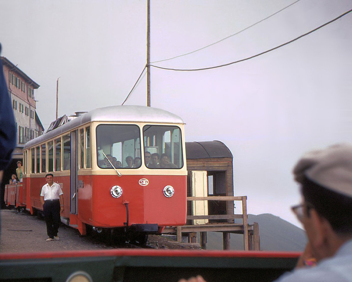 Als die Ferrovia Monte Generoso noch mit Diesel fuhr: Bhm2/4 3 auf dem Generoso, 23.Juli 1970 