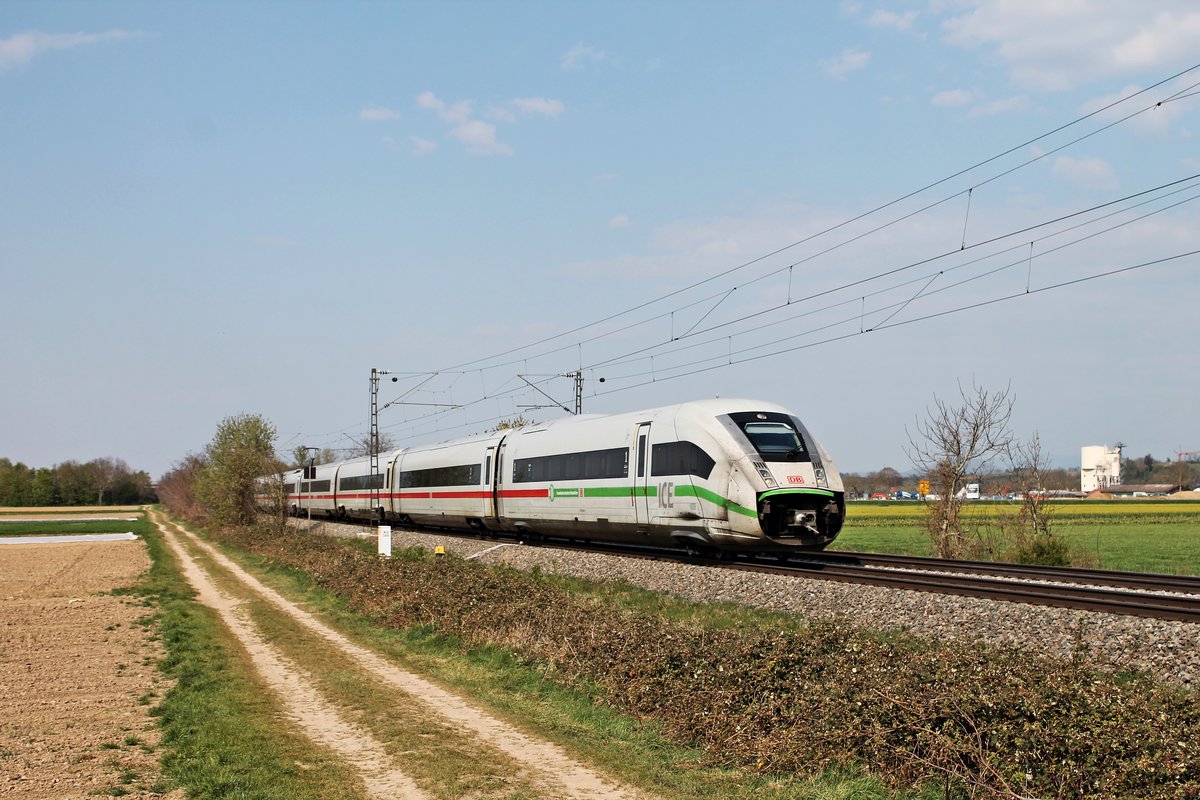 Als ICE 75 (Hamburg Altona - Basel Bad Bf) fuhr am Nachmittag des 09.04.2020 der 412 009 (9009/0812 009-0) südlich von Buggingen über die Rheintalbahn durchs Markgräflerland in Richtung Schweiz.