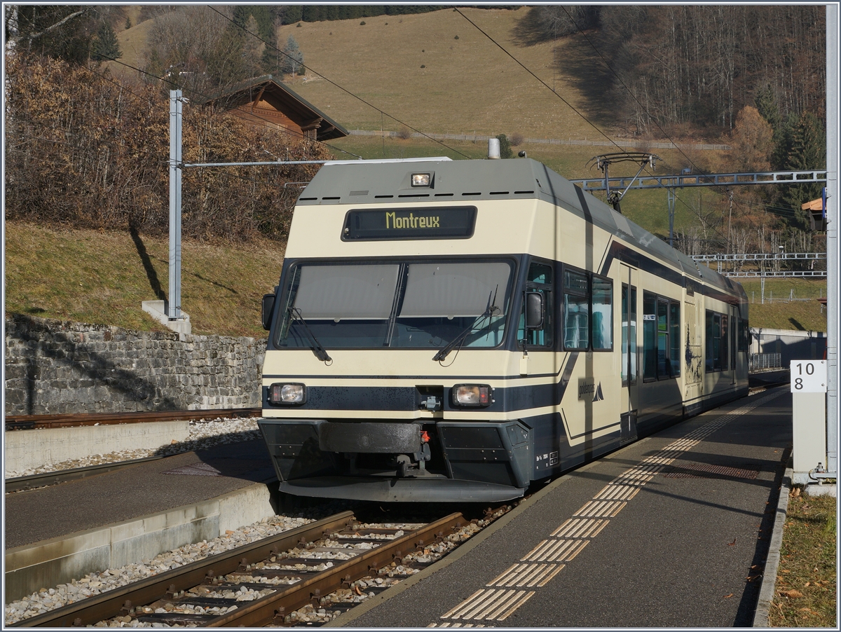 Als ich kurz vor ein Uhr den CEV MVR GTW Be 2/6 7004 in Les Avants fotografierte herrschte schönstes Fotowetter.
21. Dez. 2016  