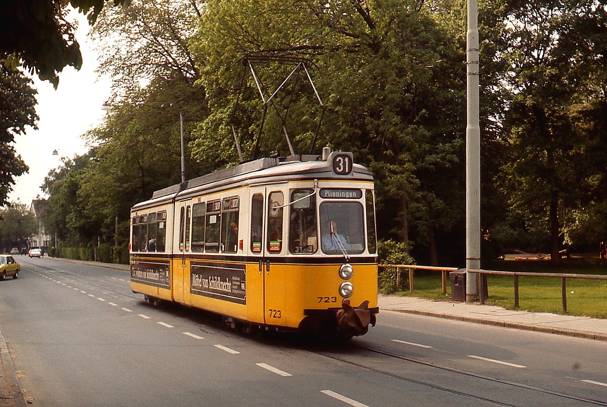 Als Linie 31 nach Plieningen ist der GT4 723 im Mai 1978 in Vaihingen unterwegs 