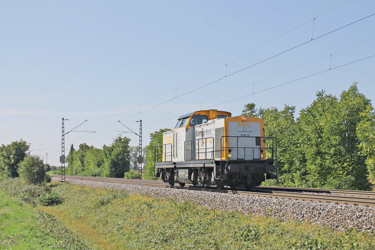 Als Lokzug aus Basel Bad Rbf fuhr am Morgen des 12.09.2018 die SGL V180.13 (203 158-1) bei Hügelheim durchs Rheintal in Richtung Freiburg (Breisgau).