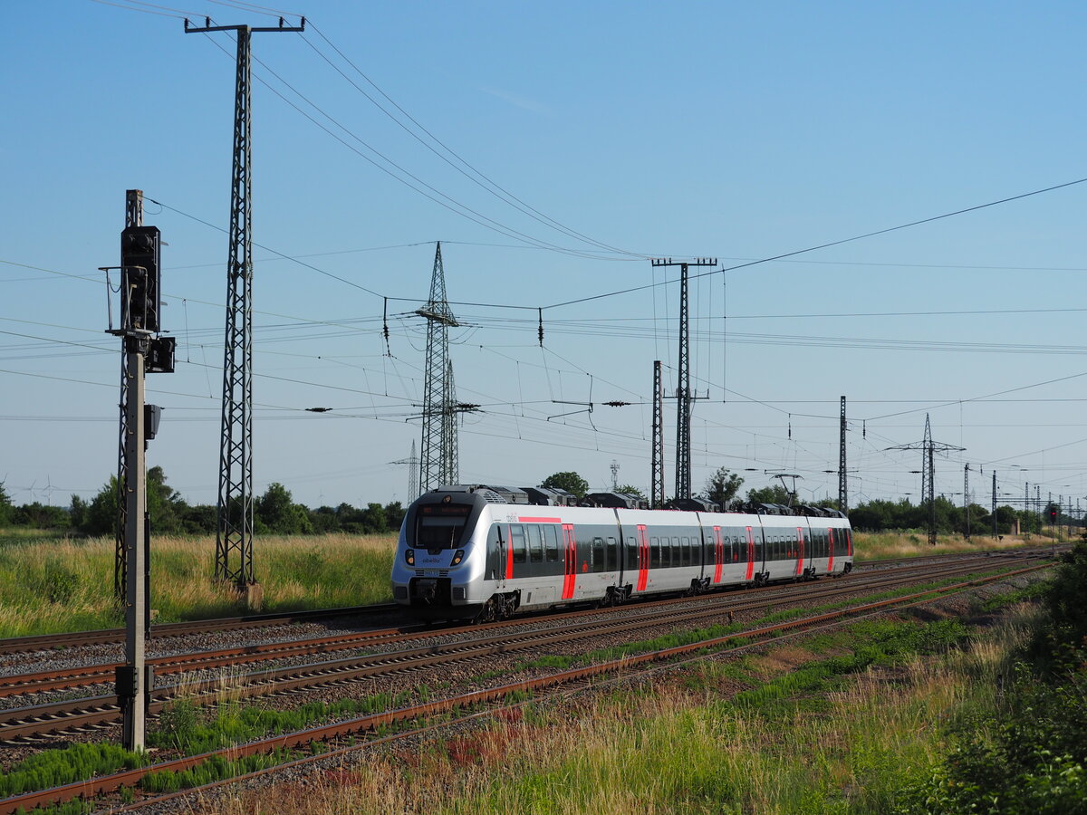Als RB 25 (74679) fuhr 9442 312 mit Fahrtziel Halle/Saale durch Großkorbetha.

Großkorbetha, der 15.06.2022