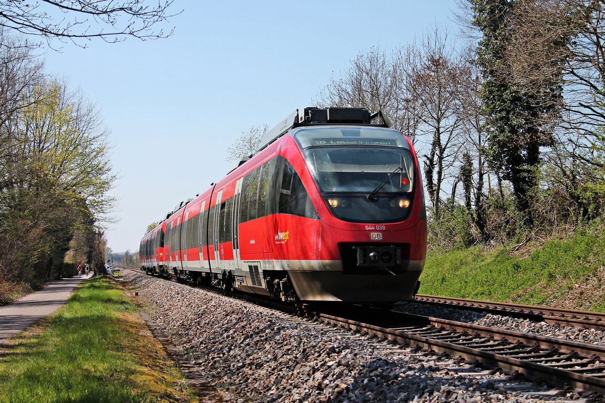 Als RB (Basel Bad Bf - Lauchringen) fuhr am Nachmittag des 08.04.2020 der Haltinger 644 039 zusammen mit dem 644 540 über die Hochrheinbahn aus Richtung Bad Säckingen kommend gen Murg.