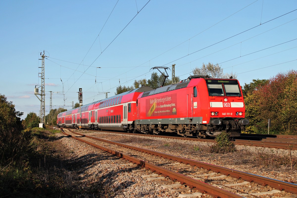 Als RE (Offenburg - Schliengen) fuhr am 27.09.2014 die 146 111-0  Baden Württemberg erfahren  in den Bahnhof Orschweier ein.